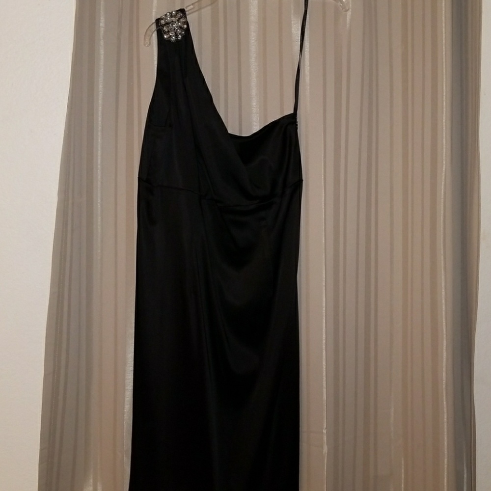CALVIN KLEIN 💜 Black satin one shoulder dress